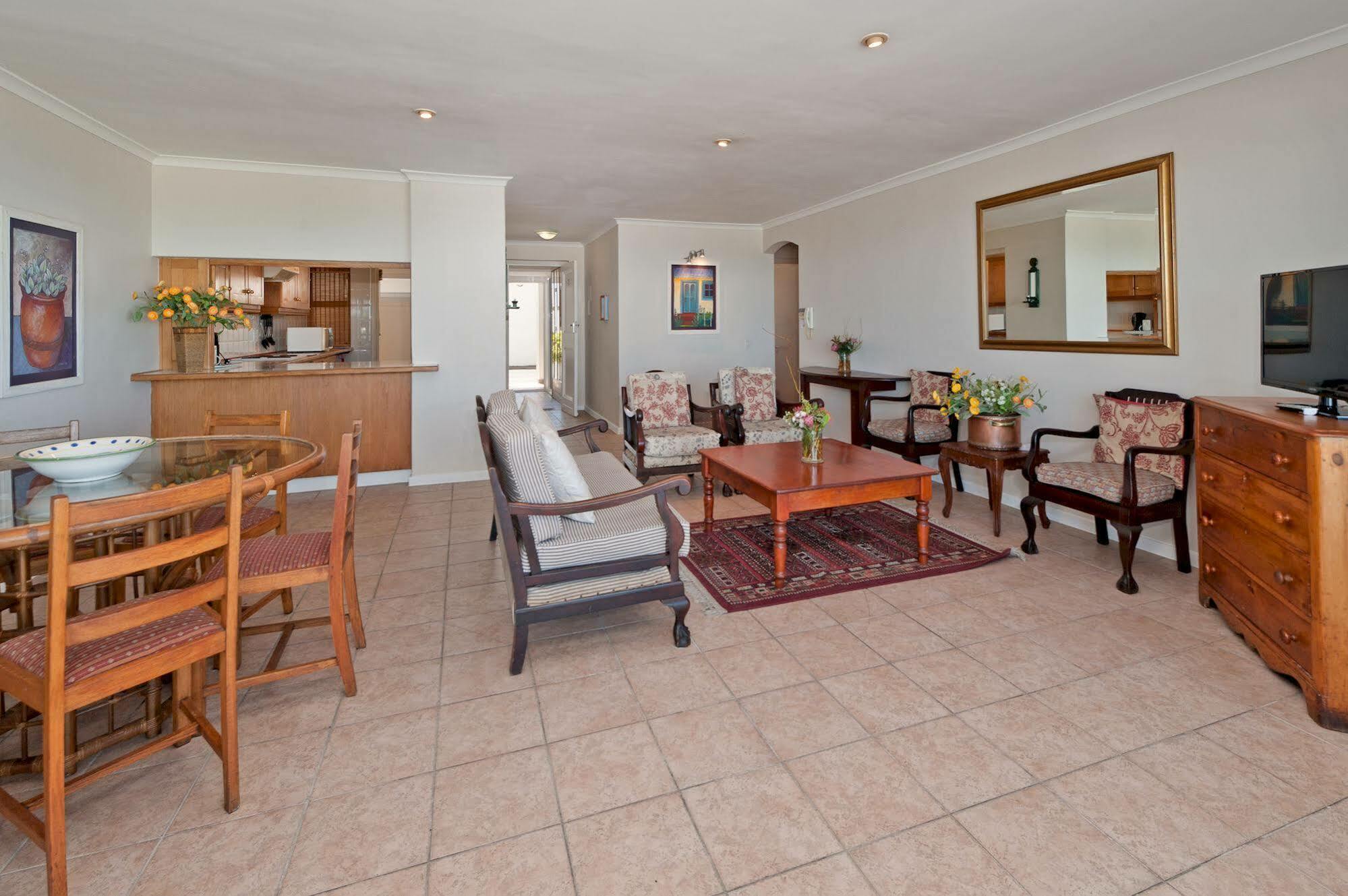 Windsor Self Catering Apartments Hermanus Exterior foto